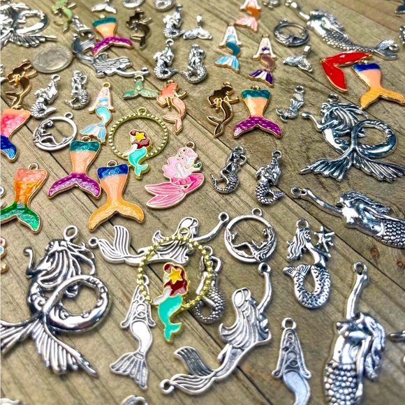 NEW MERMAIDS CHARMS PENDANTS & MORE MEGA BUNDLE GOLD SILVER ENAMEL DIY JEWELRY - Picture 5 of 15